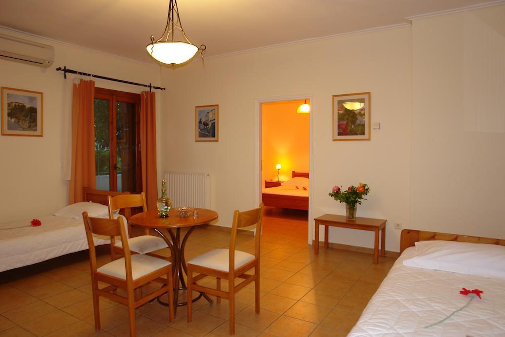 Xenonas Chrisso Hotel Delphi Quarto foto