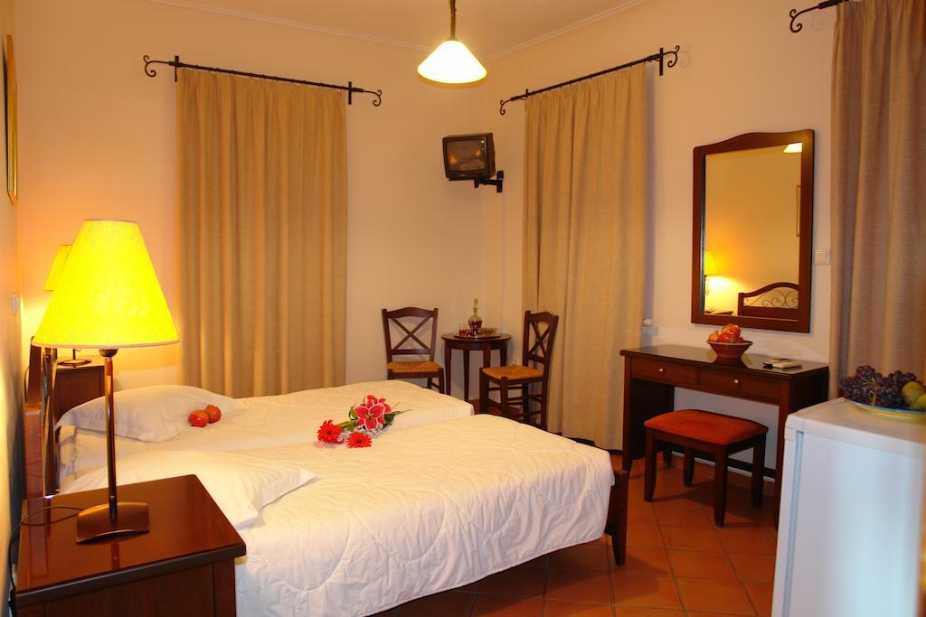 Xenonas Chrisso Hotel Delphi Quarto foto