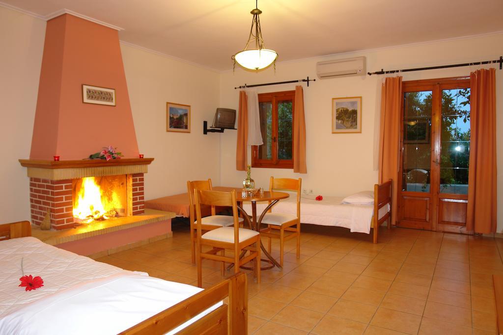 Xenonas Chrisso Hotel Delphi Quarto foto