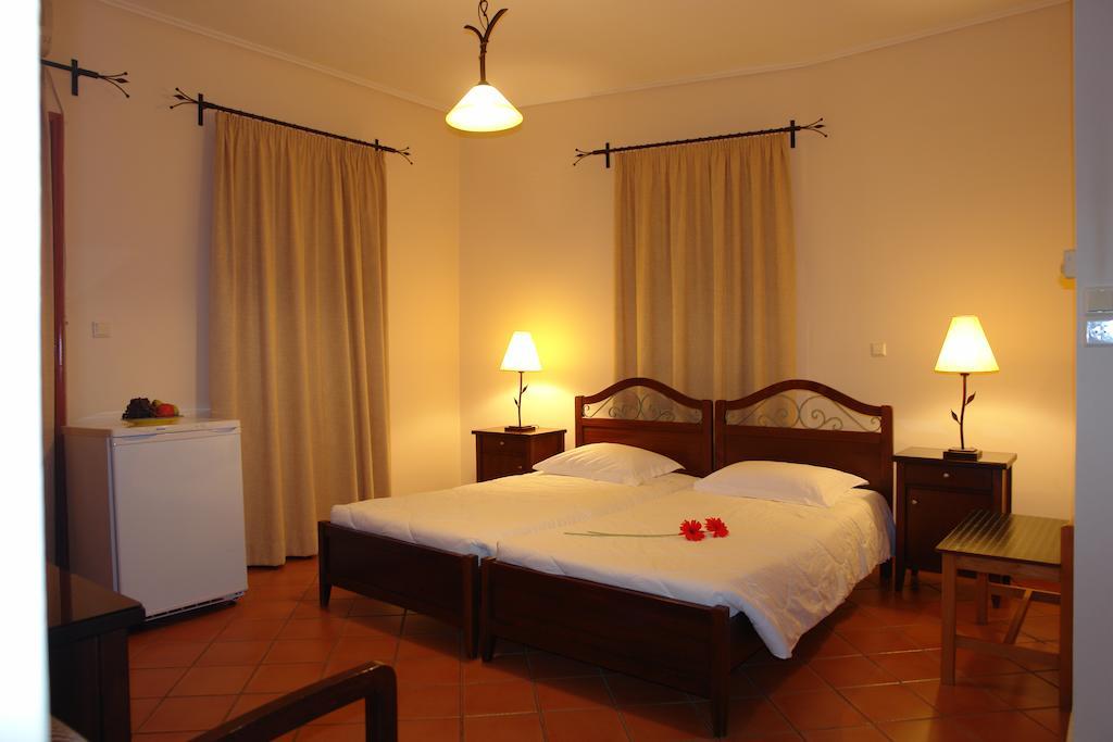 Xenonas Chrisso Hotel Delphi Quarto foto