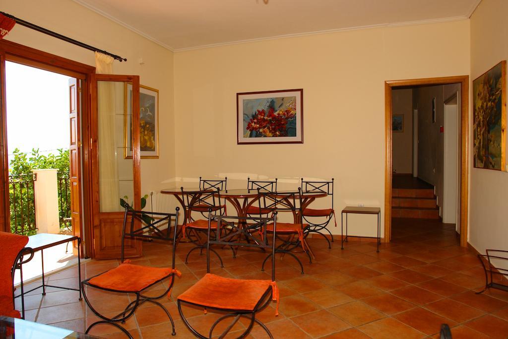 Xenonas Chrisso Hotel Delphi Exterior foto