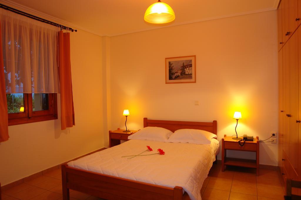 Xenonas Chrisso Hotel Delphi Quarto foto